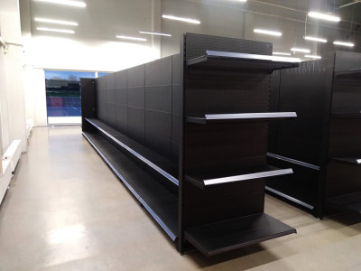 Automaailm autovaruosadu butik i Rakvere, Estland